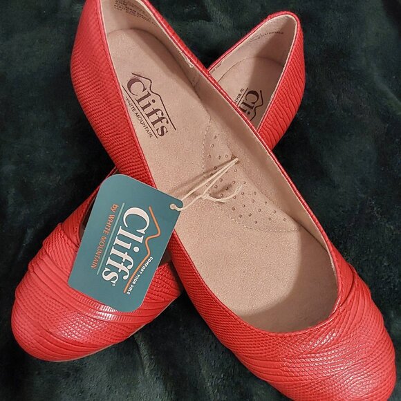 Cliffs by WHITE MOUNTAIN Shoes - RED CLIFFS FLAT COMFORT SHOE, NEW WITH TAGS